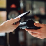 Pourquoi Revolut a choisi Barcelone pour ouvrir sa première boutique physique au monde